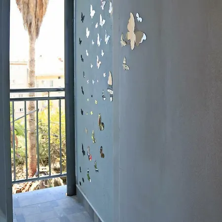 Emma Apartment Split